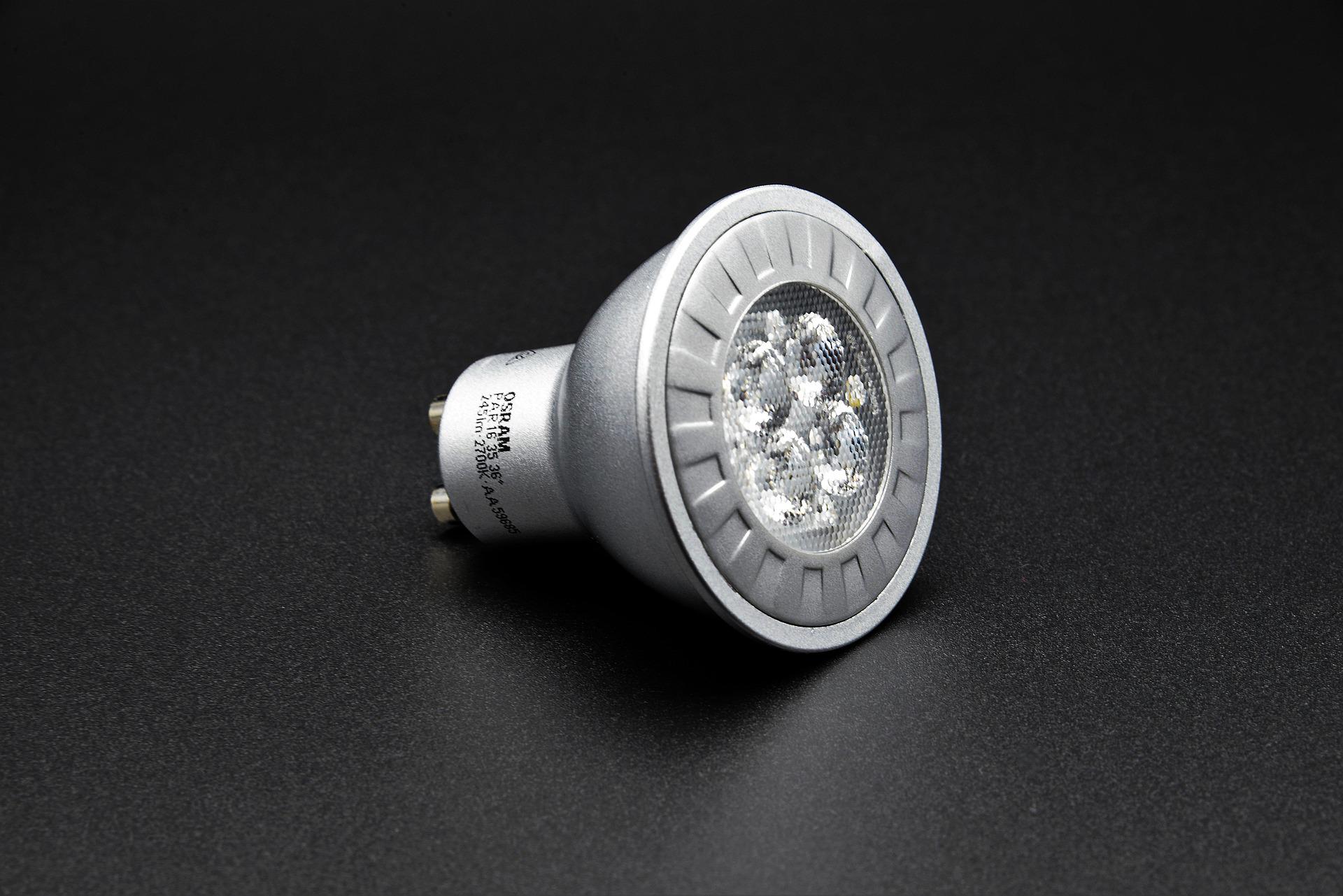 LED žárovka