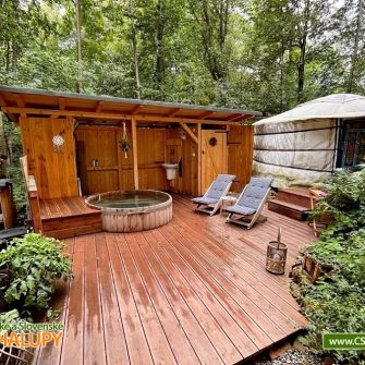 Yurt in the Wood - Glamping Hřibojedy - Hvězda