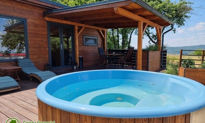 Glamping Prusiny - sauna a koupací sud