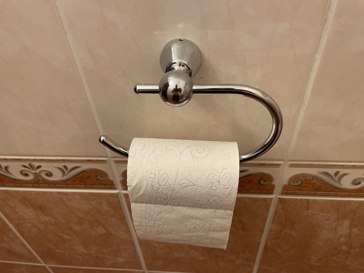 Druhý způsob uložení toaletního papíru