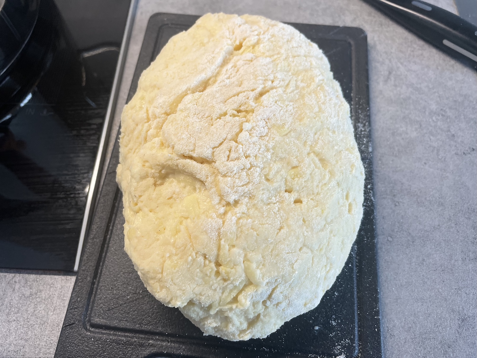 Těsto na halušky na prkně