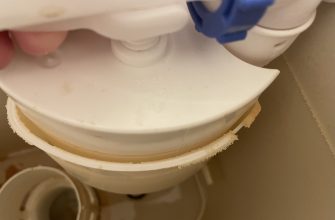 Toaleta a vodní kámen