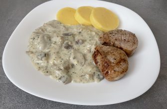 Houbová omáčka s polentou