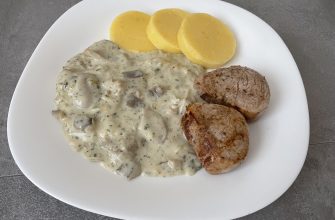Houbová omáčka s polentou