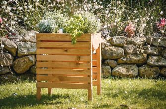 Dřevěný vyvýšení záhon